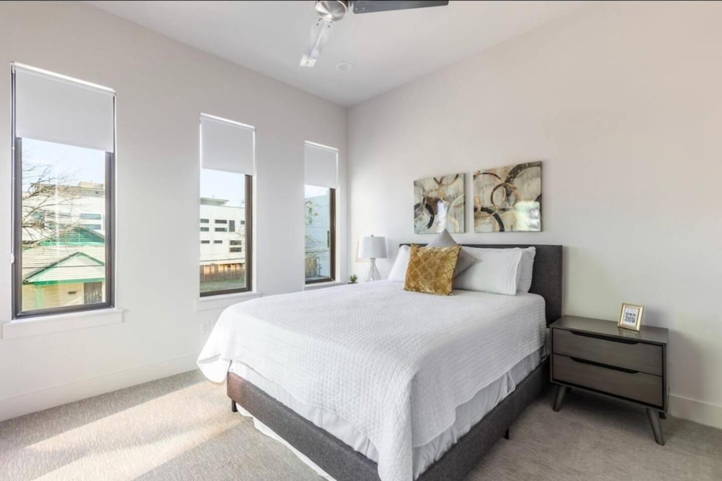 Townhouse Uptown Private Patio Villa Dallas Exterior photo